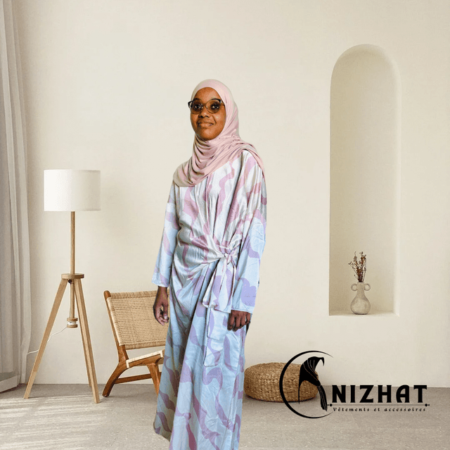 Robe longue satiné imprimée à motifs vagues rose et blanc